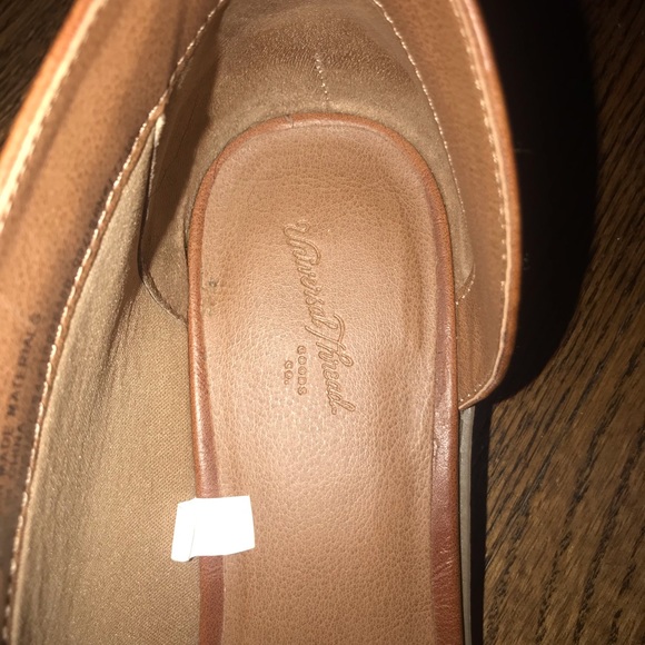 Universal thread brown flats size 7 - Picture 6 of 7